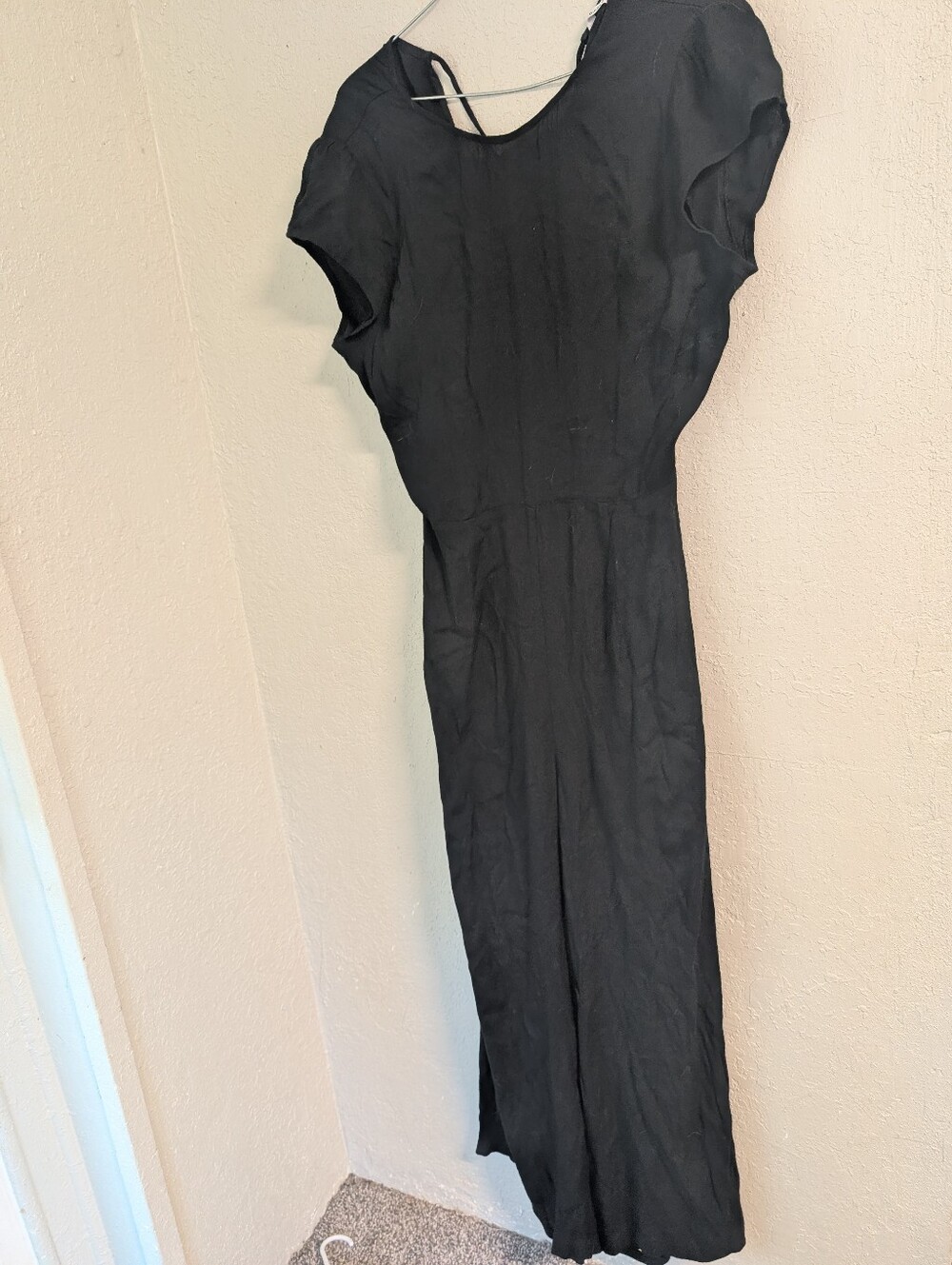 Reformation Open Back Cutout Jumpsuit 10 Black Elegant Evening Flowy Indie Glam